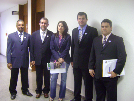Vereador Toninho, Zinho Cantori, Aline Corrêa, Alexandre Machado e Marcelo Otaviano, em Brasília no ano passado
